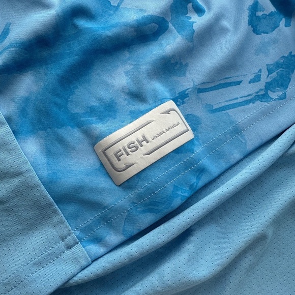 Under Armour HeatGear Men’s XL Long Sleeve Fishing Shirt – Water Print - Picture 5 of 5